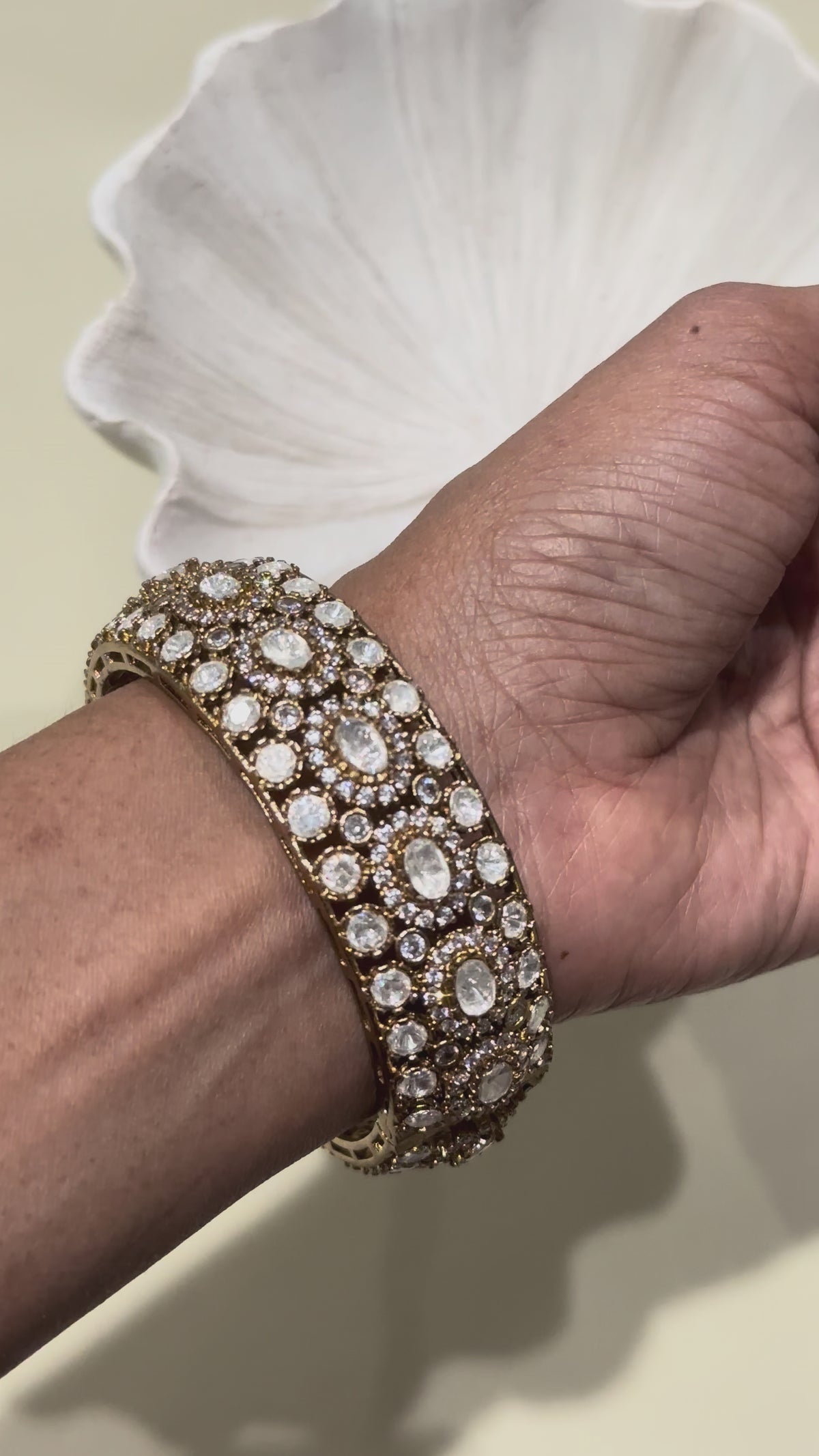 Zarmina Moissanite Polki Kada